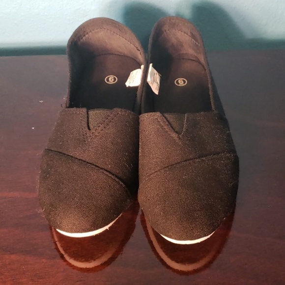 Flats - Picture 3 of 8